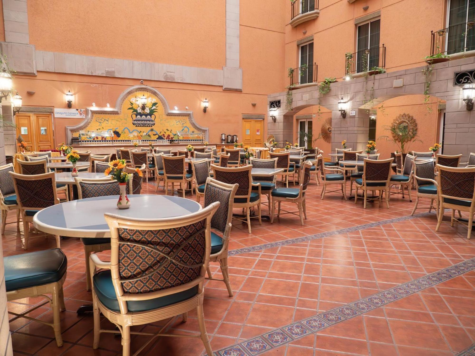 Holiday Inn Express Silao-Aeropuerto Bajio By Ihg Exterior photo