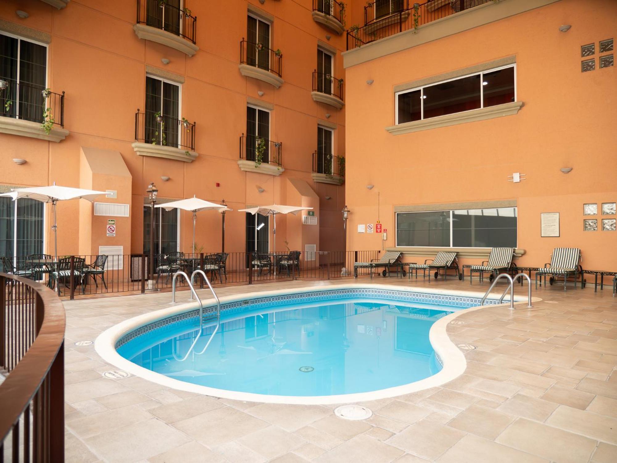 Holiday Inn Express Silao-Aeropuerto Bajio By Ihg Exterior photo
