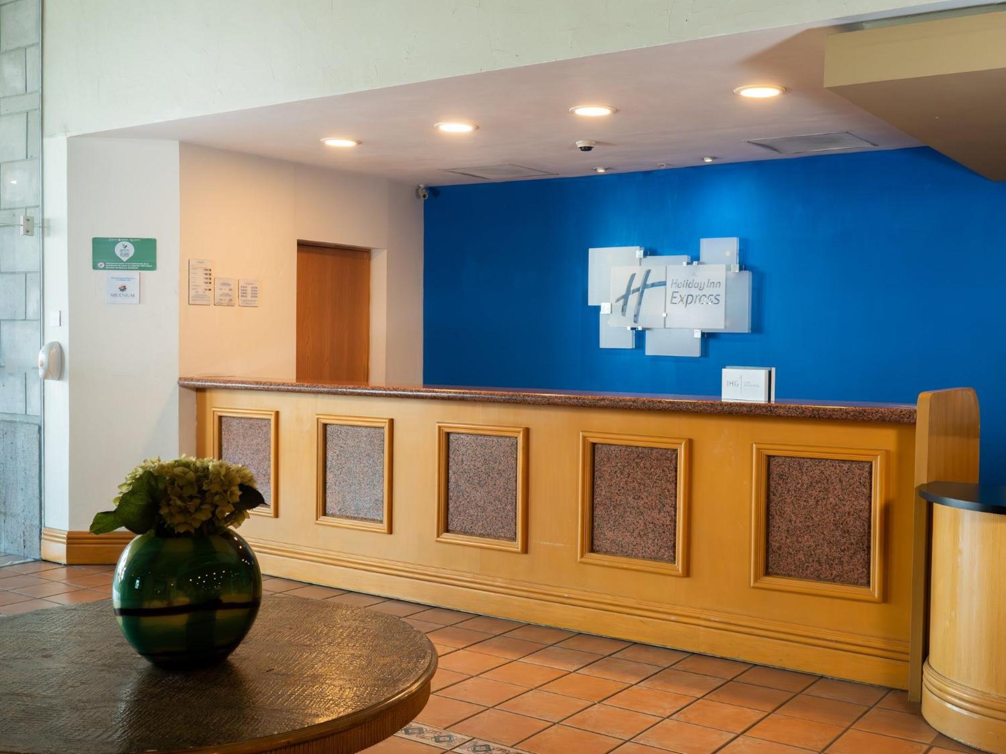 Holiday Inn Express Silao-Aeropuerto Bajio By Ihg Exterior photo